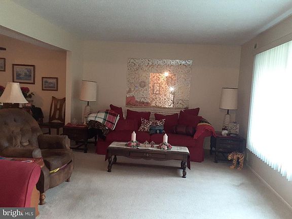 3rd image of 28 Cedarwood Pl