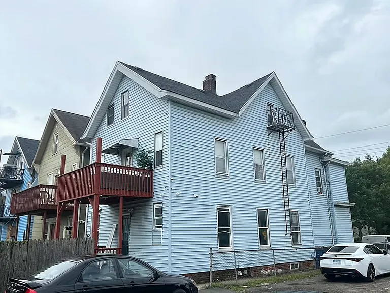 Lloyd St — Photo 3