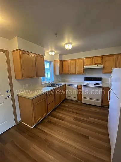135-139 Prince Ave — Photo 37