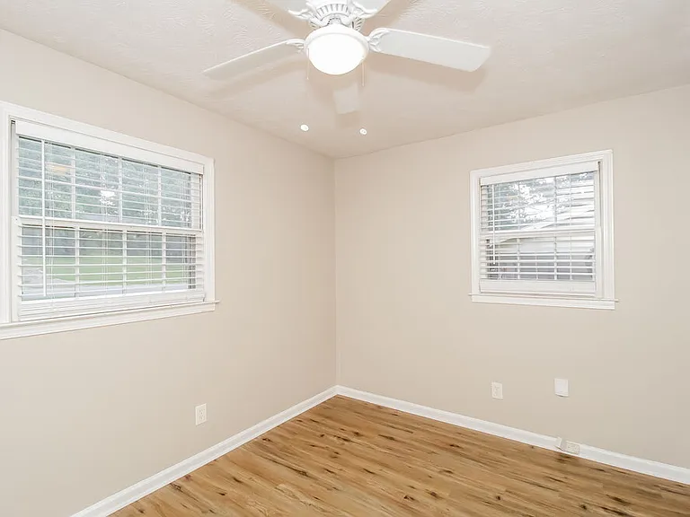 6325 Wellington Way — Photo 13