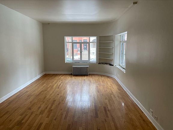 5th image of 565 W Arlington Pl APT 1F
