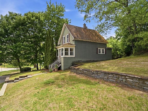 2nd image of 2 Tyng Rd