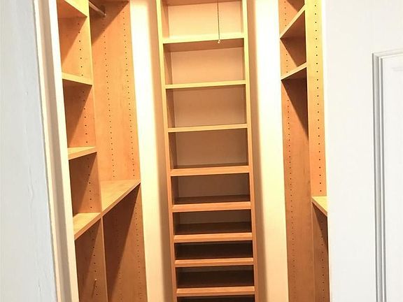 5th image of 170 E 83rd St APT 3A
