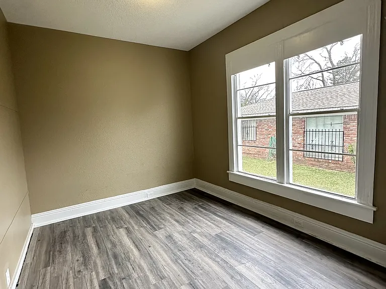 1213 Alabama Ave SW — Photo 5