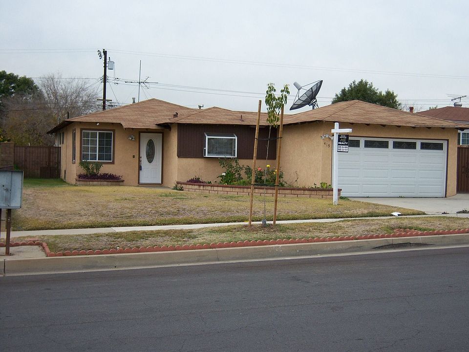 Front of 419 Rennell Ave.