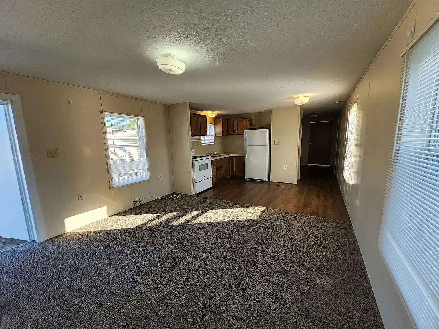 609 Louise Street — Photo 1