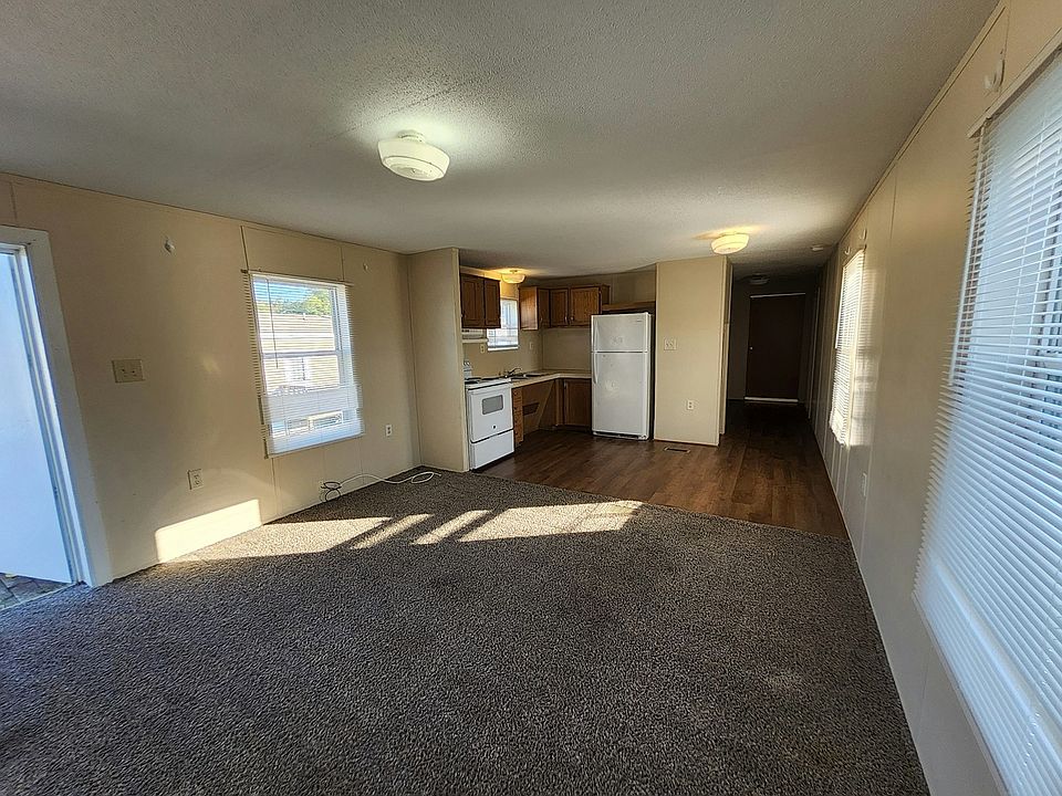 1st image of 609 Louise St