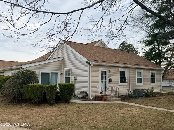 139 Wein Market #F, Freehold, NJ 07728