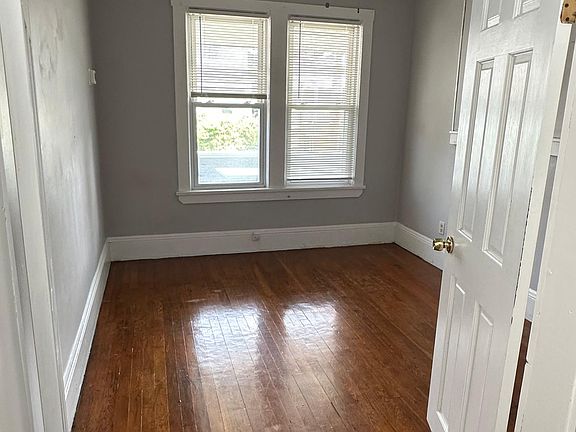 5th image of 1946 E 120th St #3