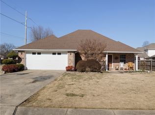 2904 Colton Dr, Springdale, AR 72762