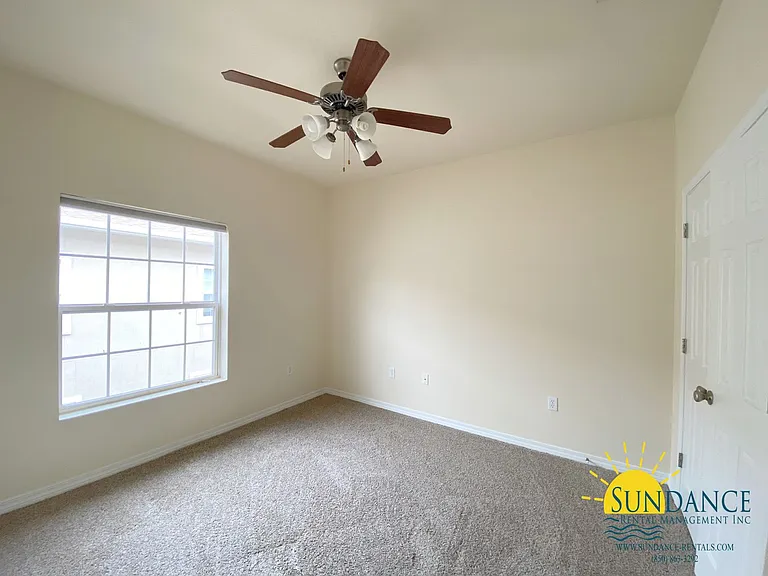 1549 Bentley Cir — Photo 12