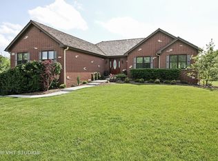 8151 Carriage Ln, Spring Grove, IL 60081