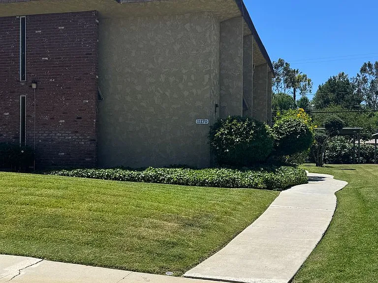 11170 Poplar St — Photo 1