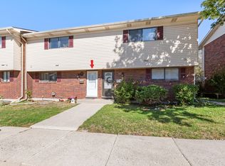 330 W Anderson St, Crown Point, IN 46307