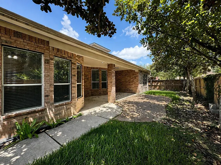 3301 Elm Creek Dr — Photo 39