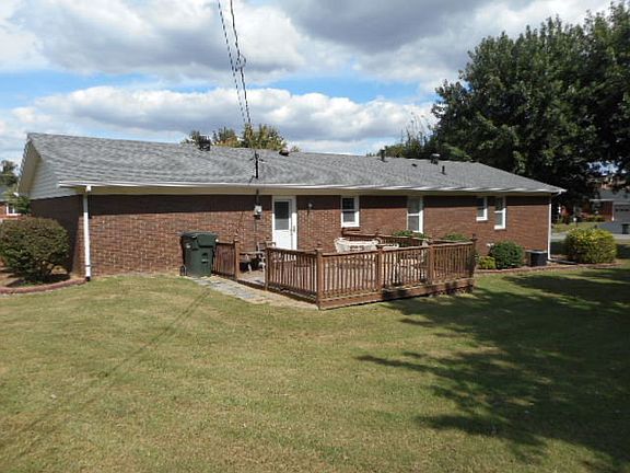 3rd image of 116 Highland Dr