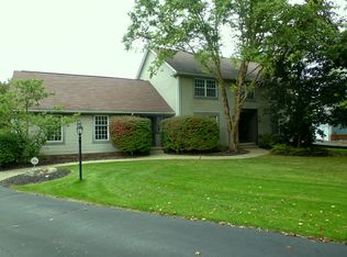36 Westover Dr, Chagrin Falls, OH 44022
