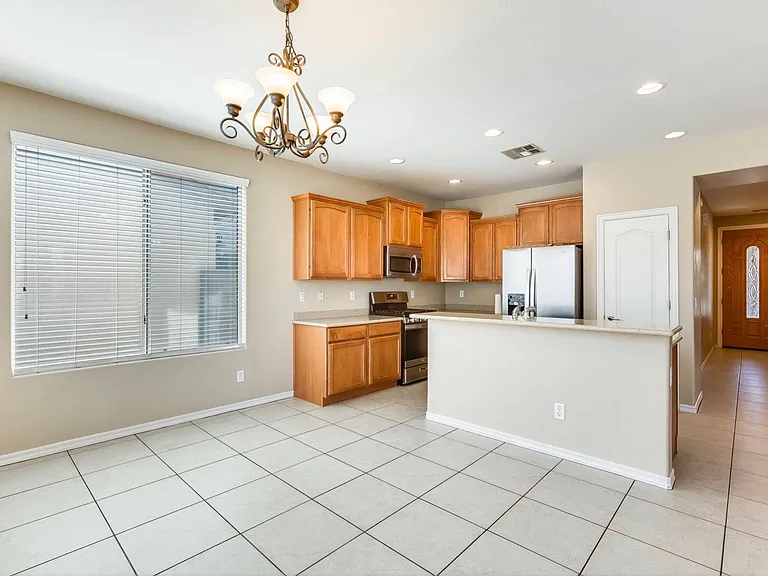 Dining area/kitchen