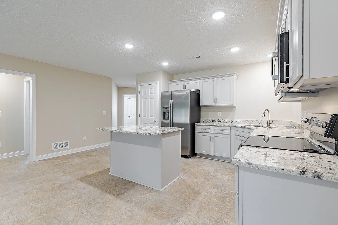 305 Breckinridge Circle - 1 — Photo 2