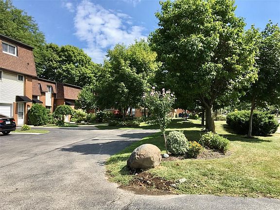 2nd image of 6254 Roseville Garden Dr