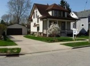 59 E Rogers St, Hartford, WI 53027