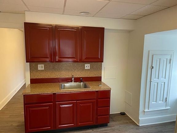 3rd image of 502 Madison Ave #3