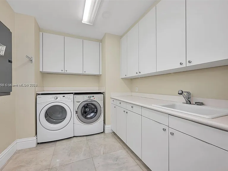 10295 Collins Ave #1906 — Photo 5