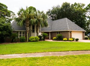 44 Country Club Dr E, Destin, FL 32541