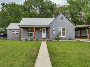 900 Ritchey St, Gainesville, TX 76240