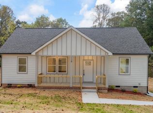 118 Aspen St, Yadkinville, NC 27055