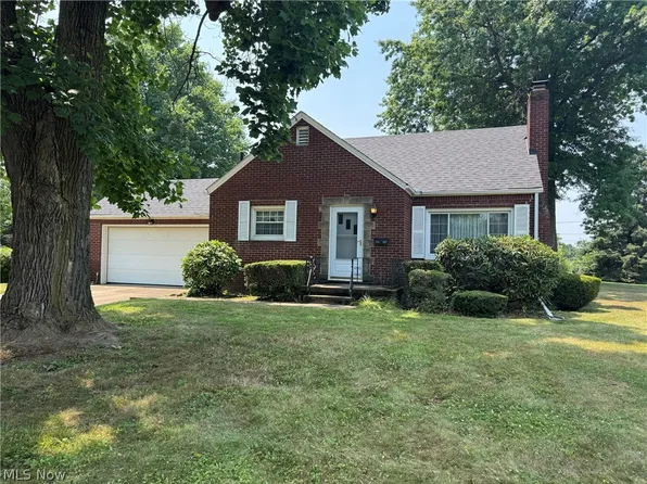 1329 Miles Ave NW, Canton, OH 44708
