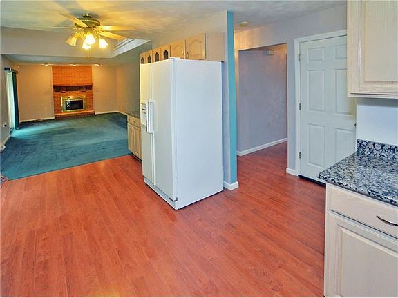 4th image of 14020 Marven Pl