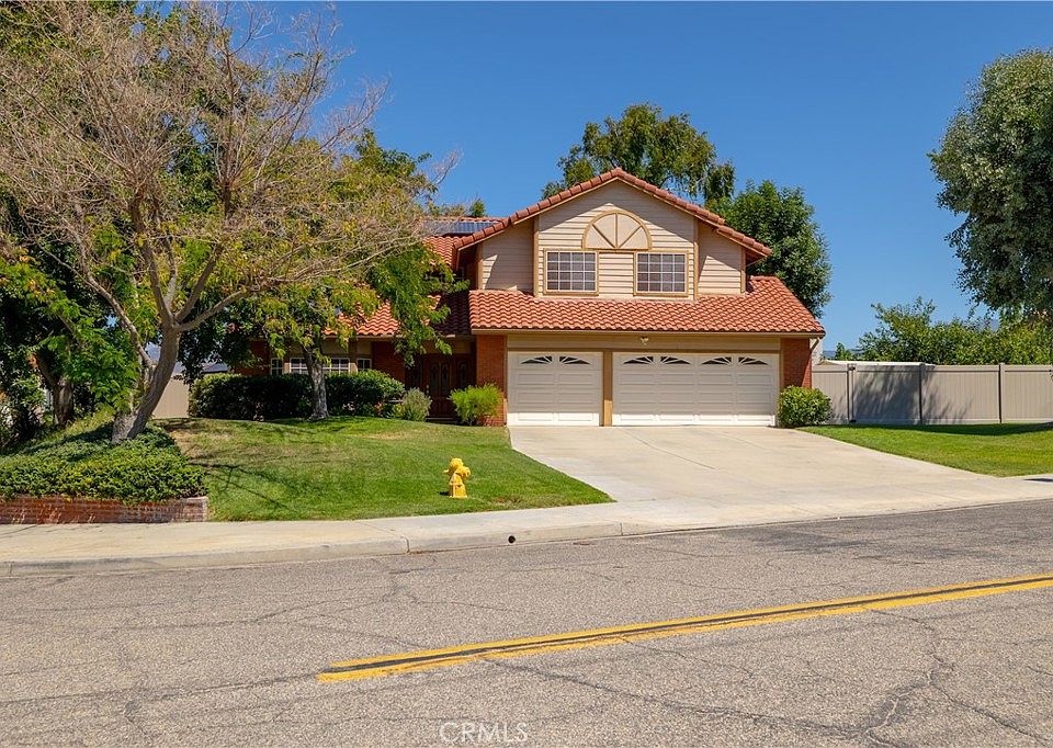 1st image of 42022 Crest Dr