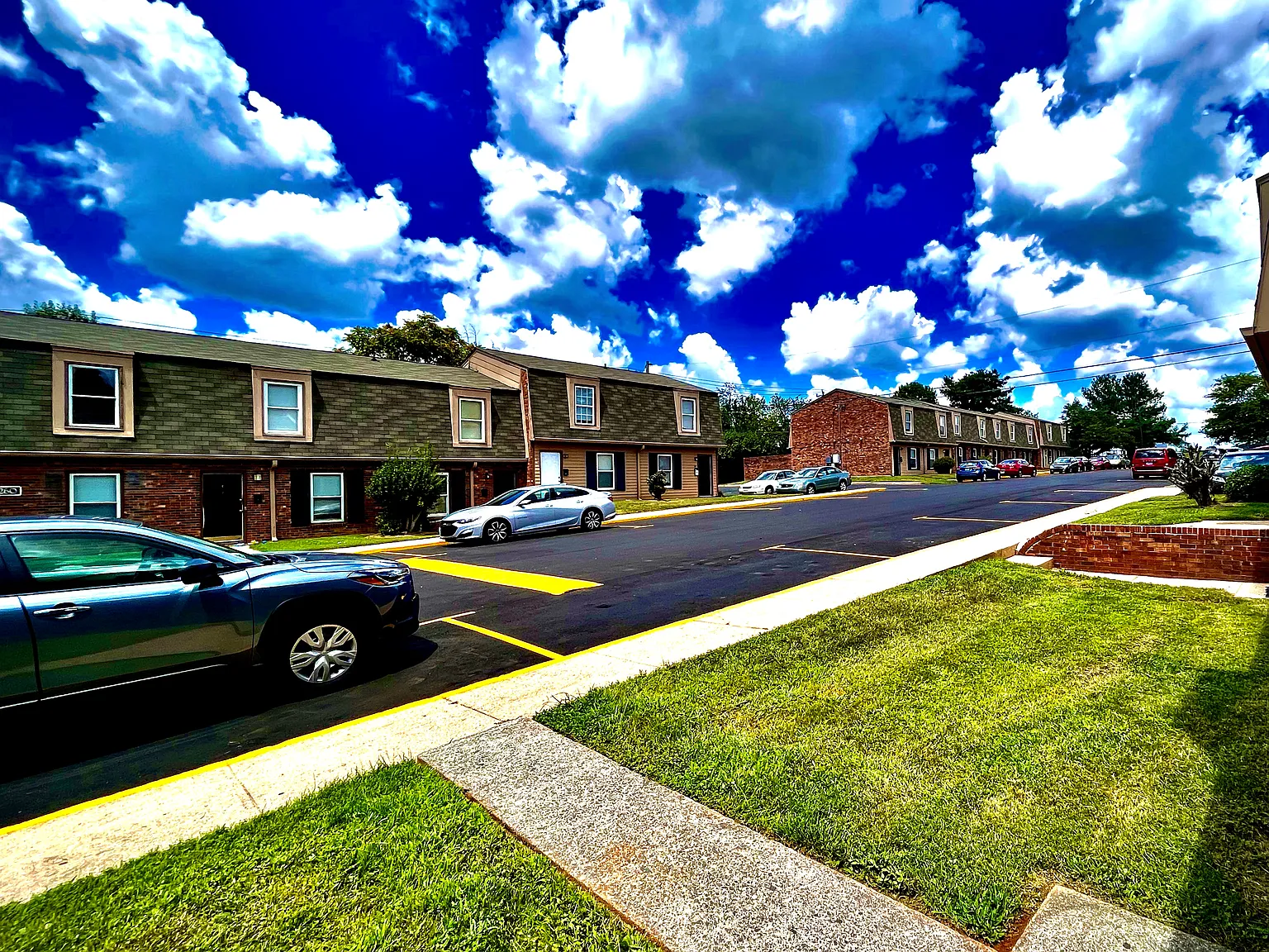 Twincity Townhomes — Photo 1