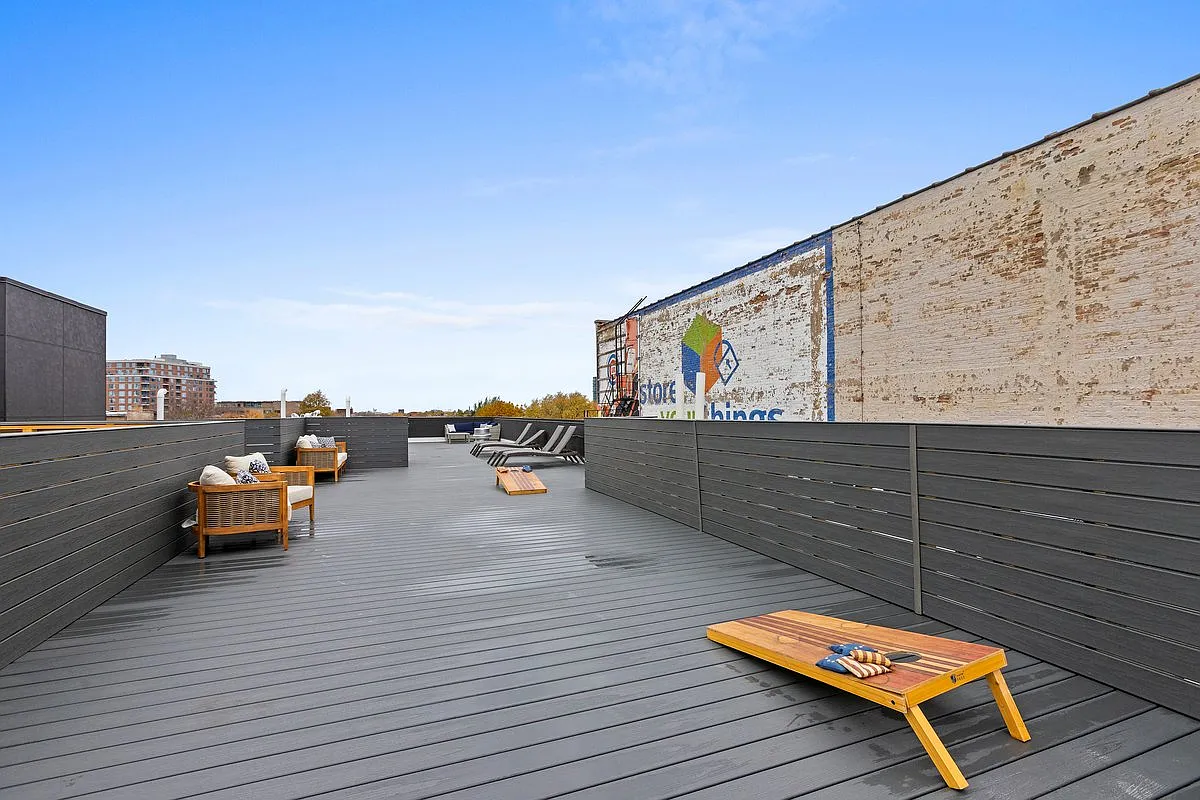 2317 N Clark — Photo 4