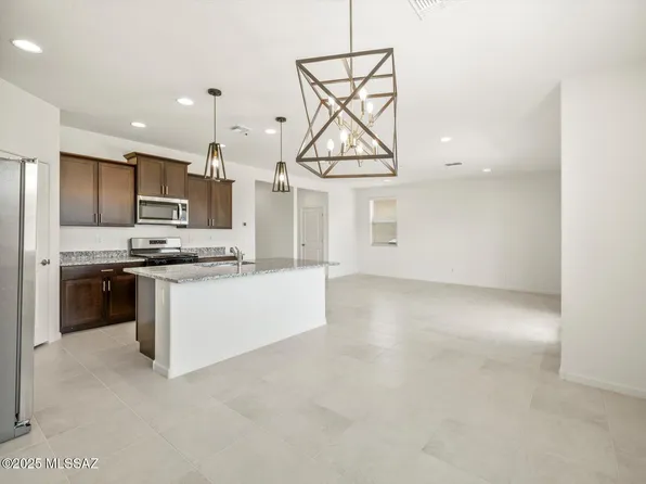 4743 E Julian Wash Dr, Tucson, AZ 85706