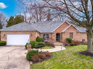 421 Lake Of The Woods Blvd, Akron, OH