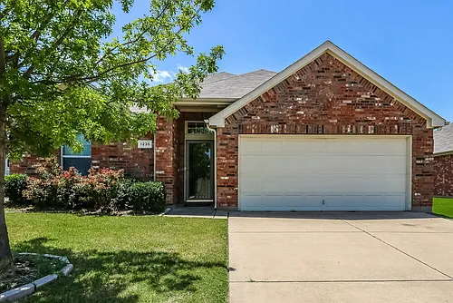 1235 Sweetwater Dr Photo 1