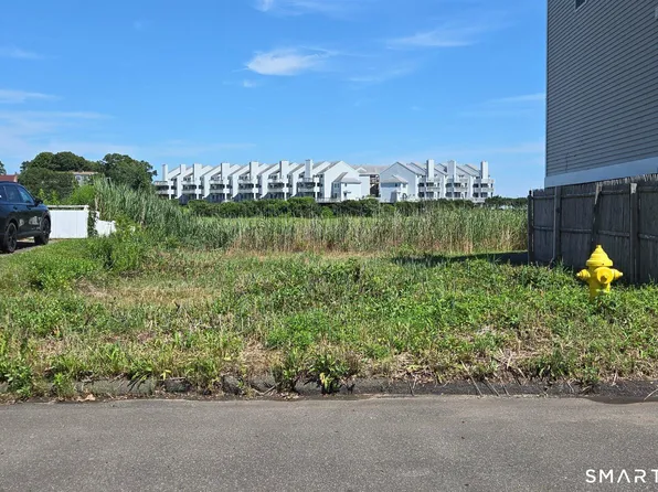 53 1st Avenue, East Haven, CT 06512
