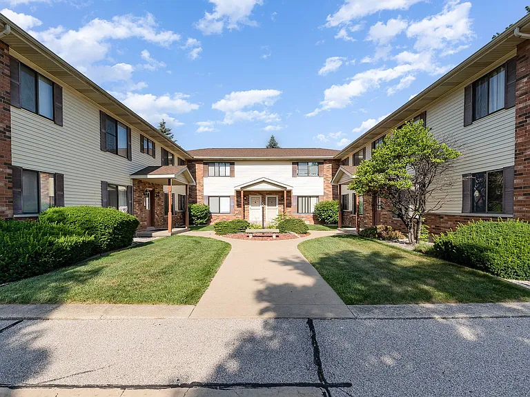 6245 Normandy Dr #10 — Photo 3