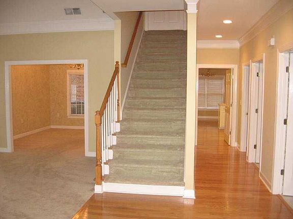 4th image of 1915 Hickory Station Cir