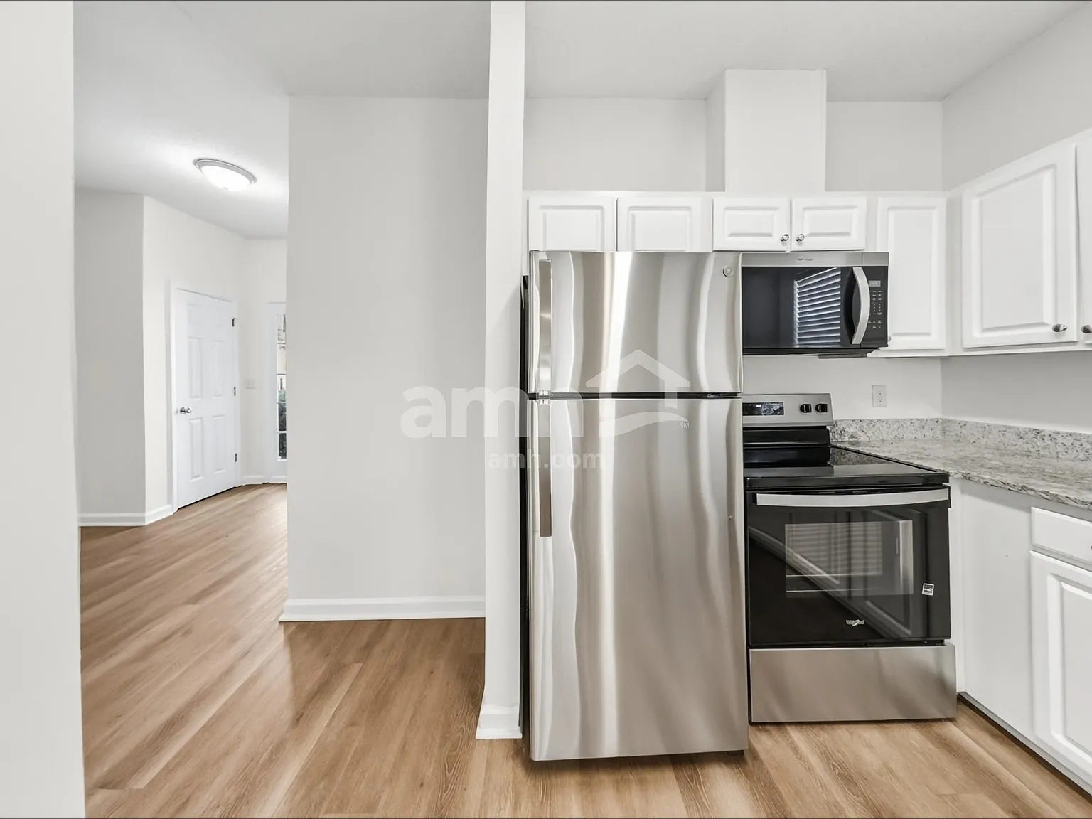 3 bed, 2.0 bath, 1458 sqft, $1,870 — Photo 3