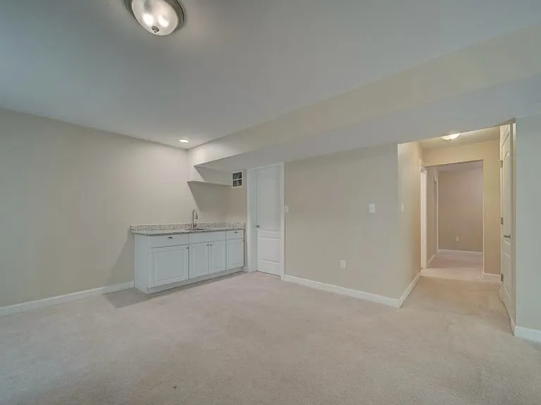 18413 Cedar Dr — Photo 1