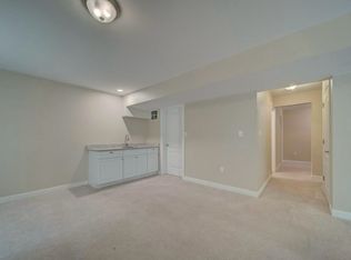 18413 Cedar Dr, Triangle, VA 22172