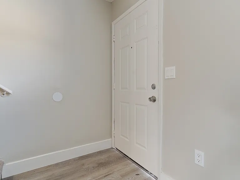 Emerald Cove West — Photo 6