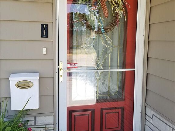 3rd image of 409 W Cottonwood Ave
