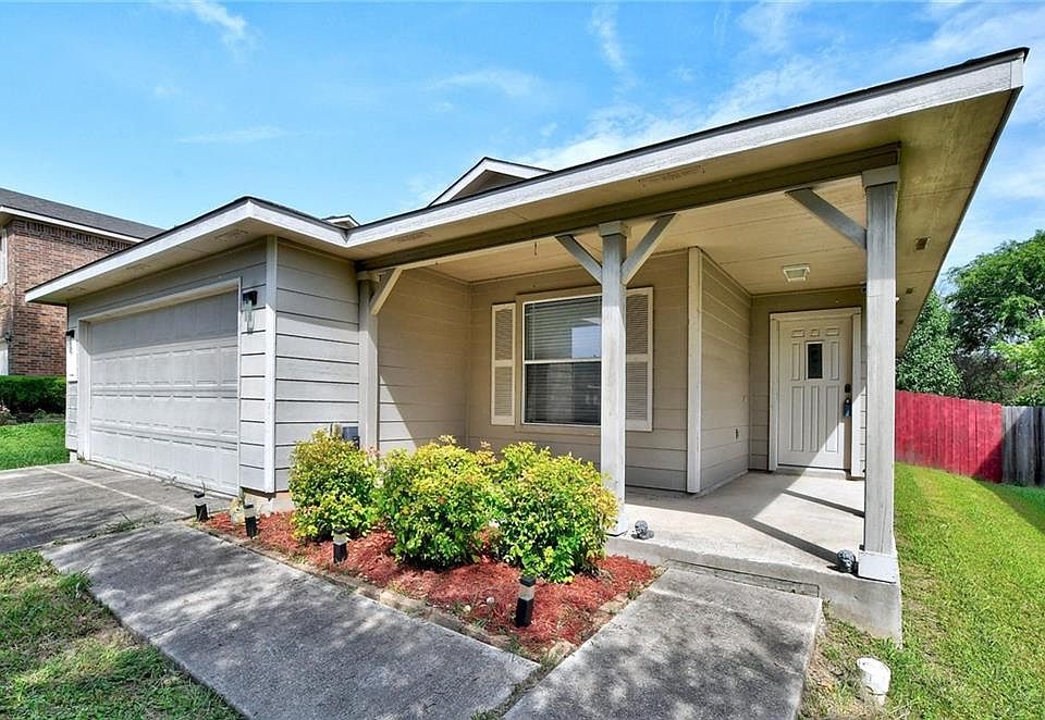 1st image of 180 Onyx Lake Dr