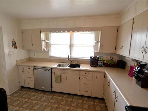 5th image of 3304 Terrier Ln