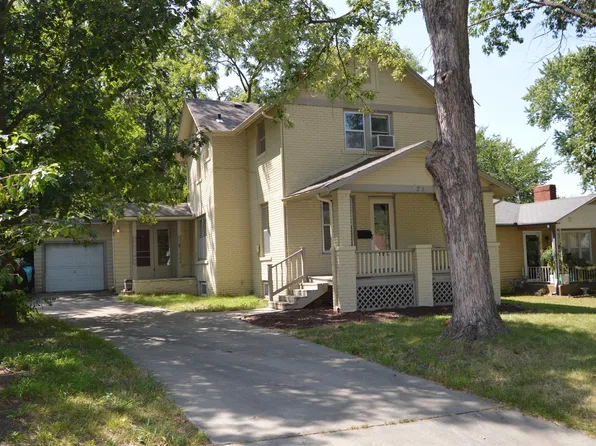 925 SW Medford Ave, Topeka, KS 66606
