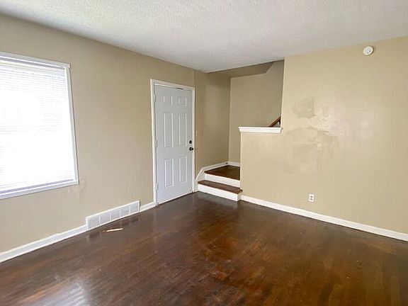 4th image of 9517 Charlotte St